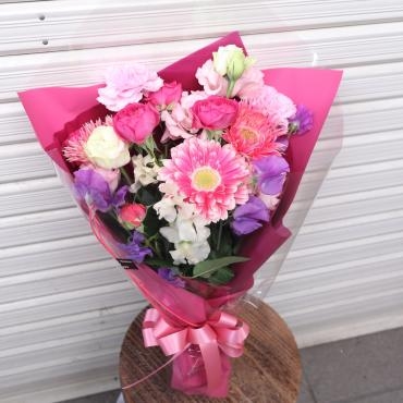 ピンクのかわいい花束「重松花屋」（長崎県島原市の花屋）のギャラリー写真